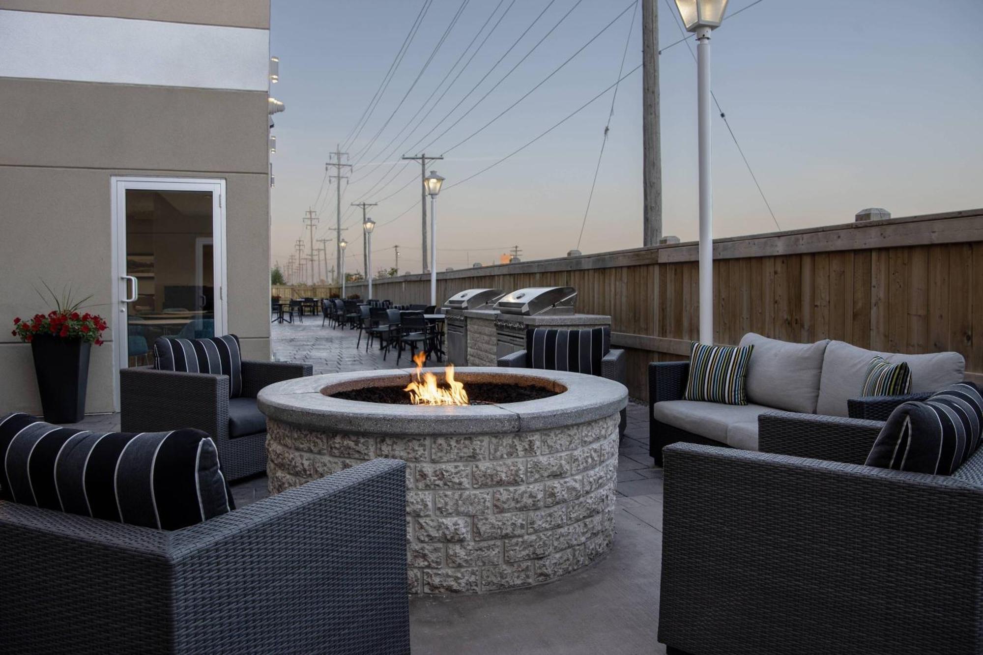 Fairfield Inn & Suites By Marriott Winnipeg Bagian luar foto
